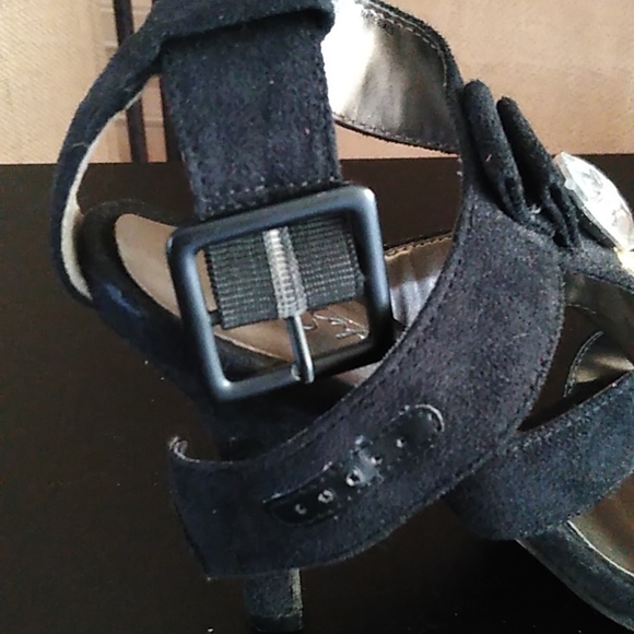 Black Suede Jeweled encrusted , size 6.5 Heels - Picture 8 of 9